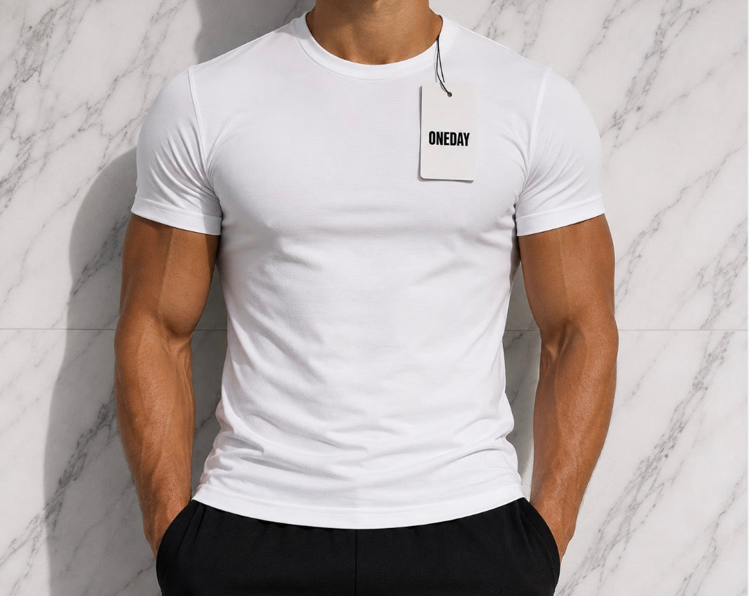 Vit T-shirt från ONEDAY